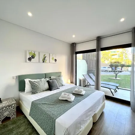 Praia Da Rocha Twins 1 With Pool By Homing Apartment Portimao