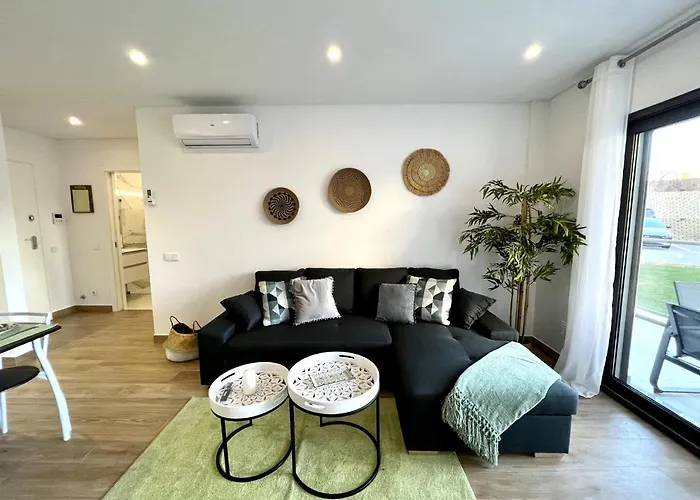 Da Rocha Twins 1 With Pool By Homing Daire