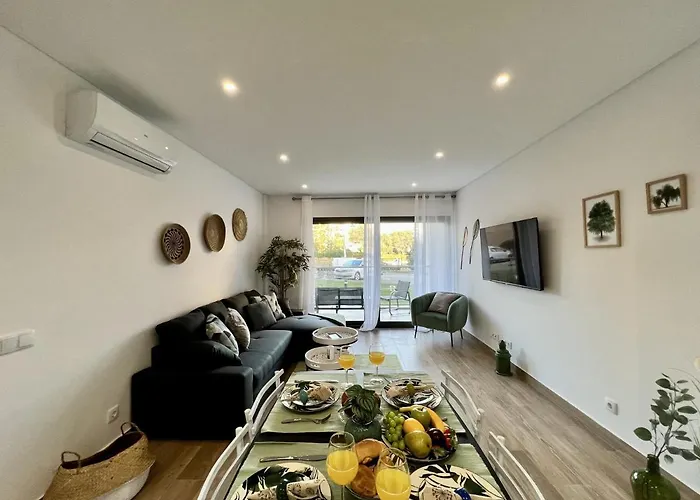 Da Rocha Twins 1 With Pool By Homing *