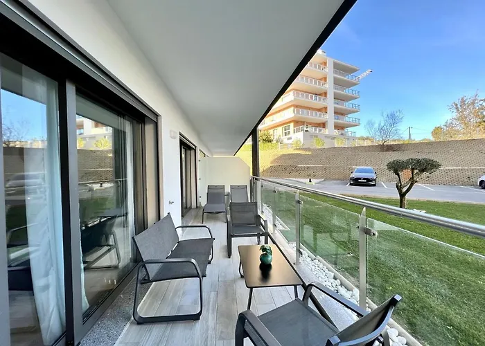 Da Rocha Twins 1 With Pool By Homing *