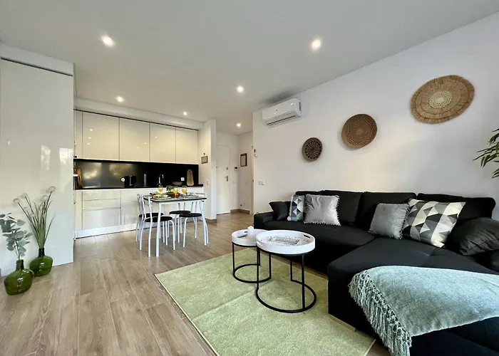 Daire Da Rocha Twins 1 With Pool By Homing