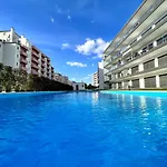 Da Rocha Twins 1 With Pool By Homing